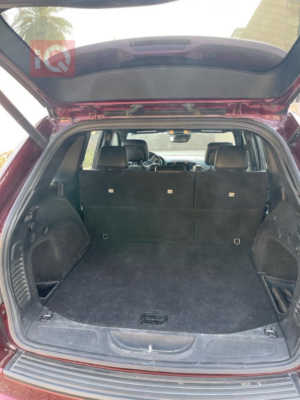 جیپ گراند شیرۆکی